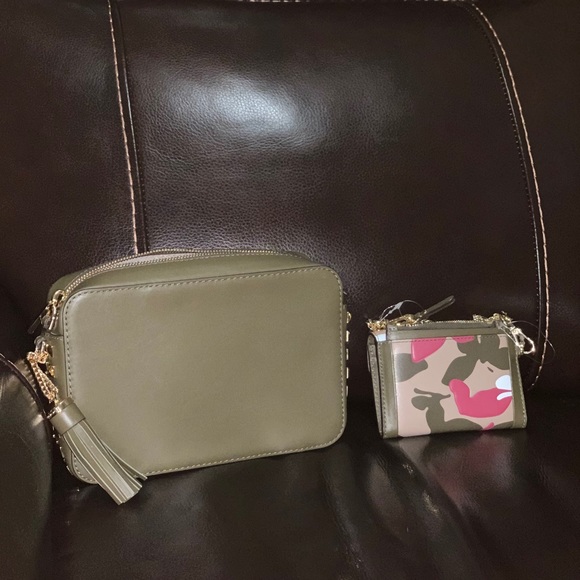 Authentic Mk Set - Picture 2 of 6